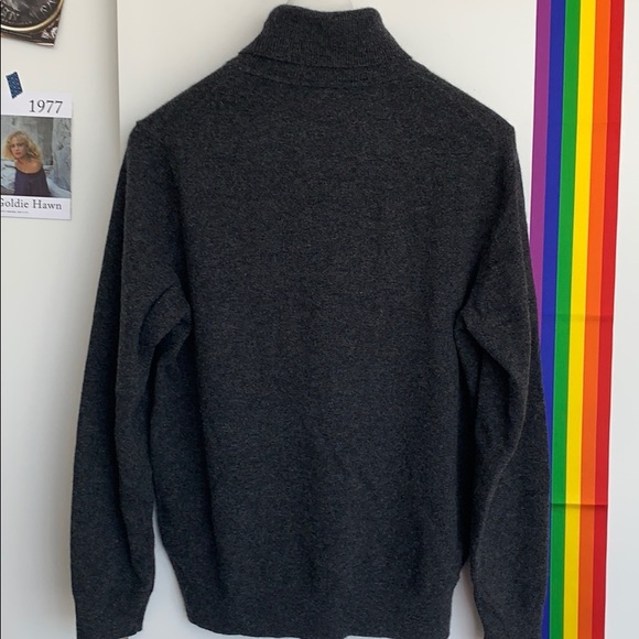 Uniqlo cashmere turtleneck sweater - Picture 4 of 5